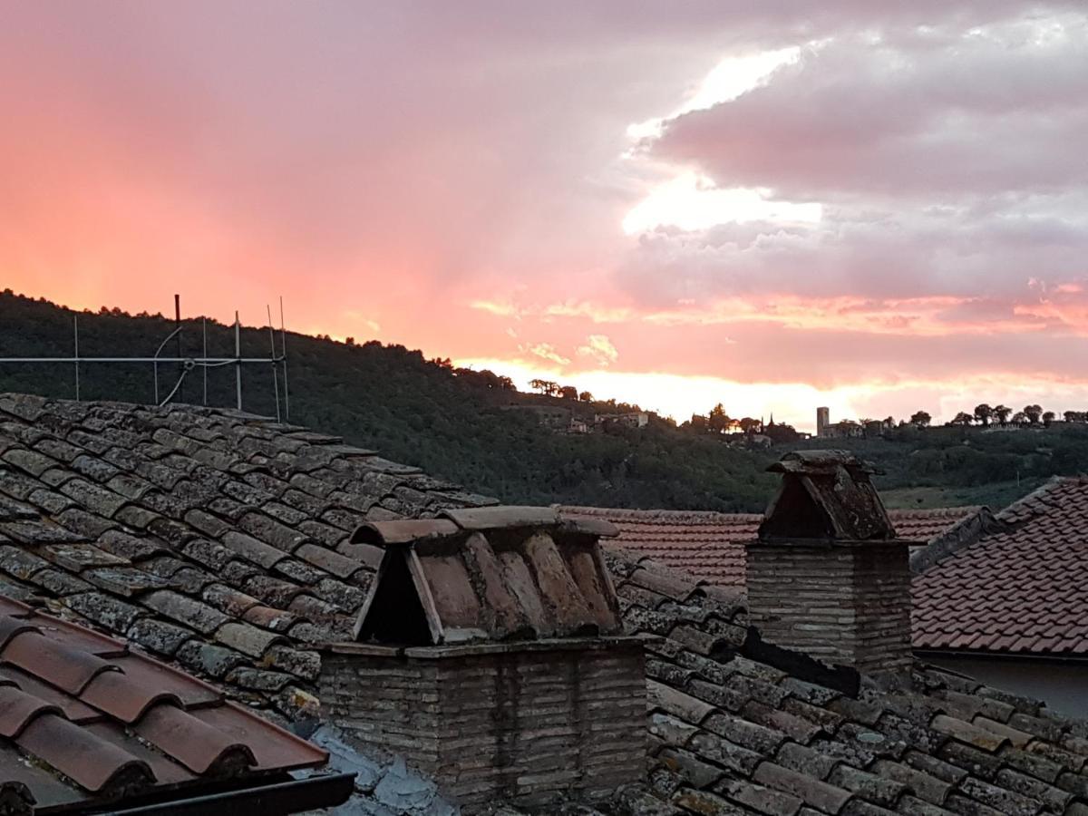 Ferienwohnung Borgo Nel Tempo Collestatte Exterior foto