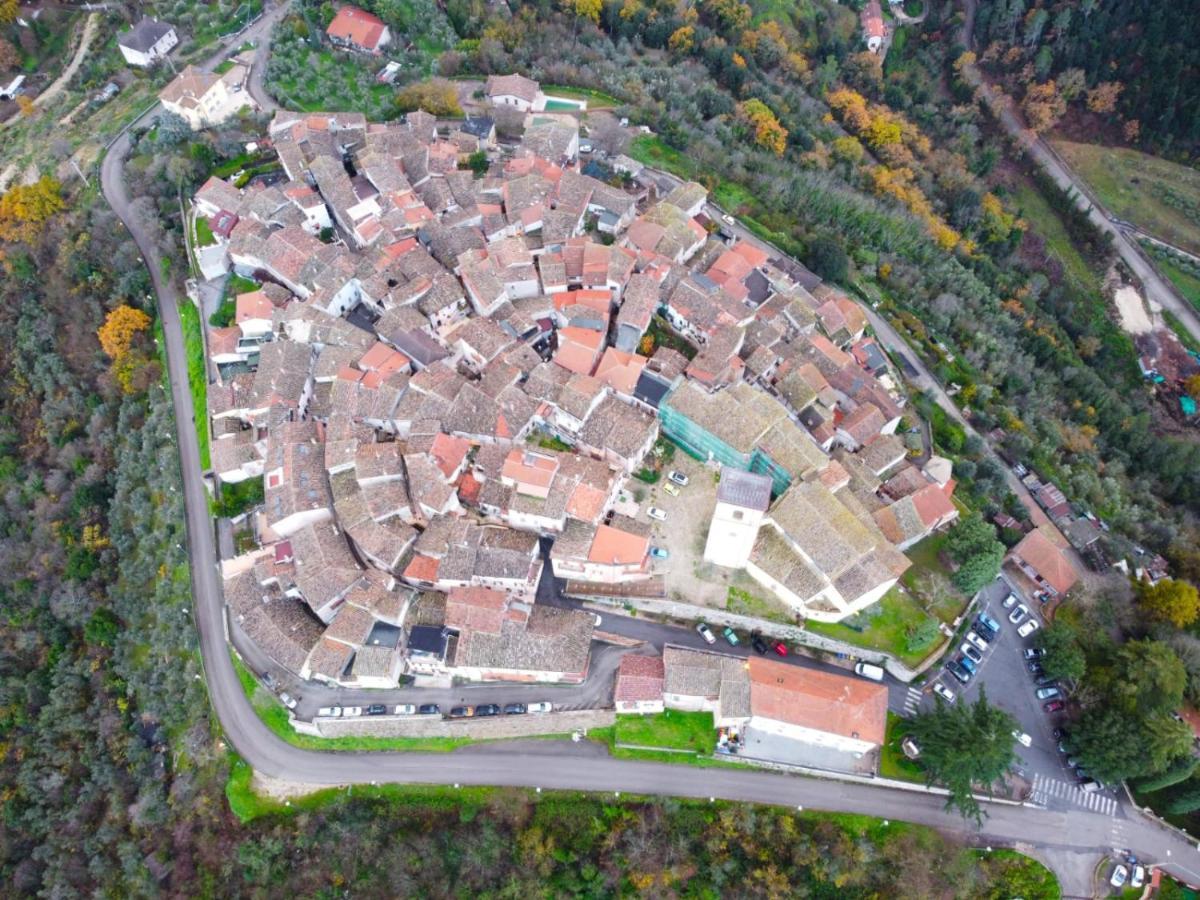 Ferienwohnung Borgo Nel Tempo Collestatte Exterior foto