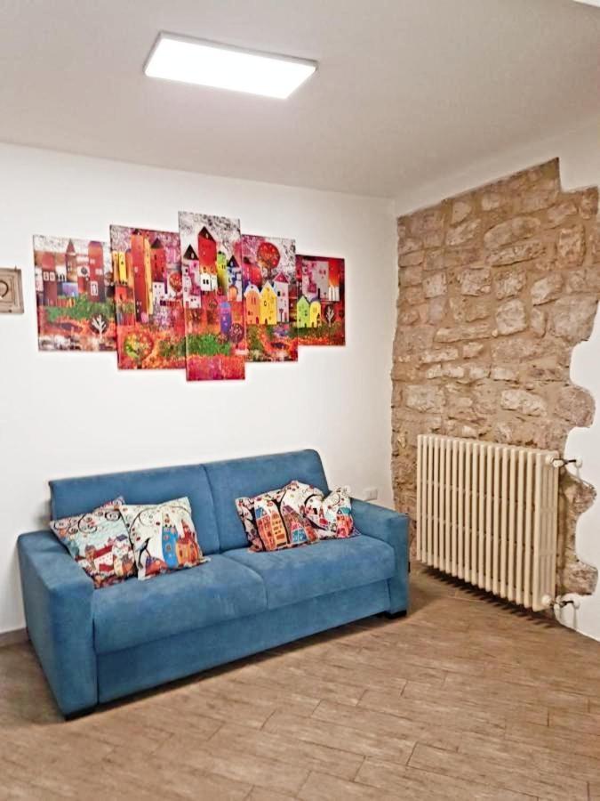 Ferienwohnung Borgo Nel Tempo Collestatte Exterior foto